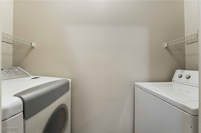 Building Photo - 2900 Sunridge Heights Pkwy