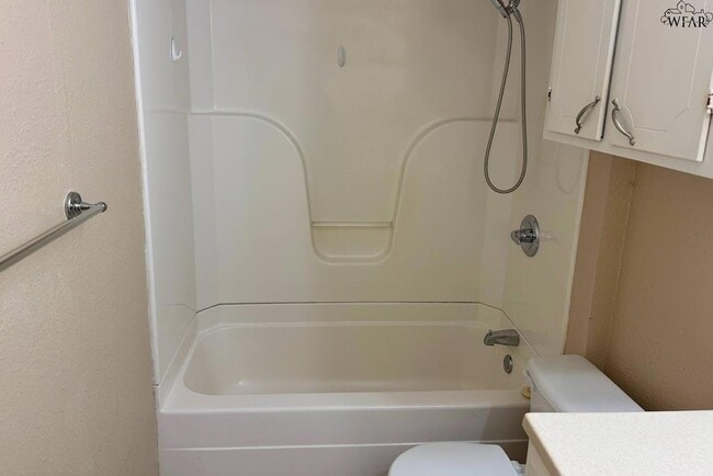 Building Photo - 1901 Wenonah Ave