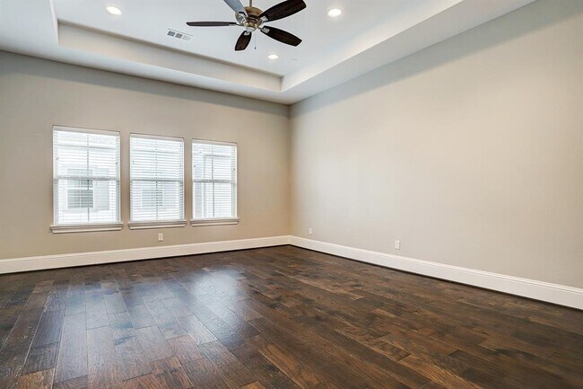 Building Photo - 4853 Benning Dr