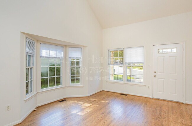 Building Photo - 7461 Ridge Oak Ct