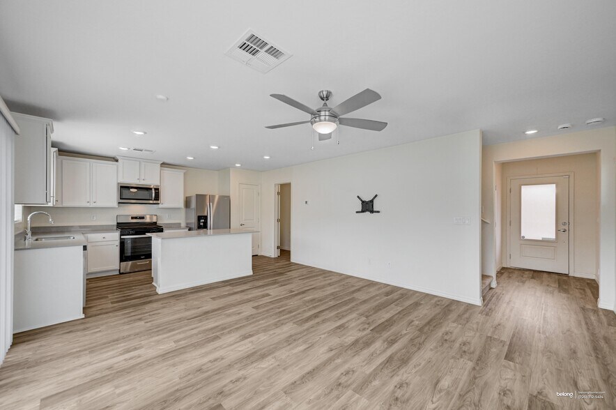 Building Photo - 6239 Blood Lily Ave