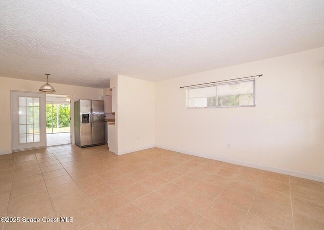 Building Photo - 2285 Dolphin Rd