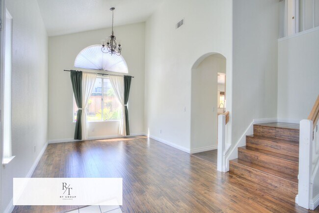 Building Photo - Beautiful 3 Bed / 2.5 Bath Home in the Corona-Norco Unified School District