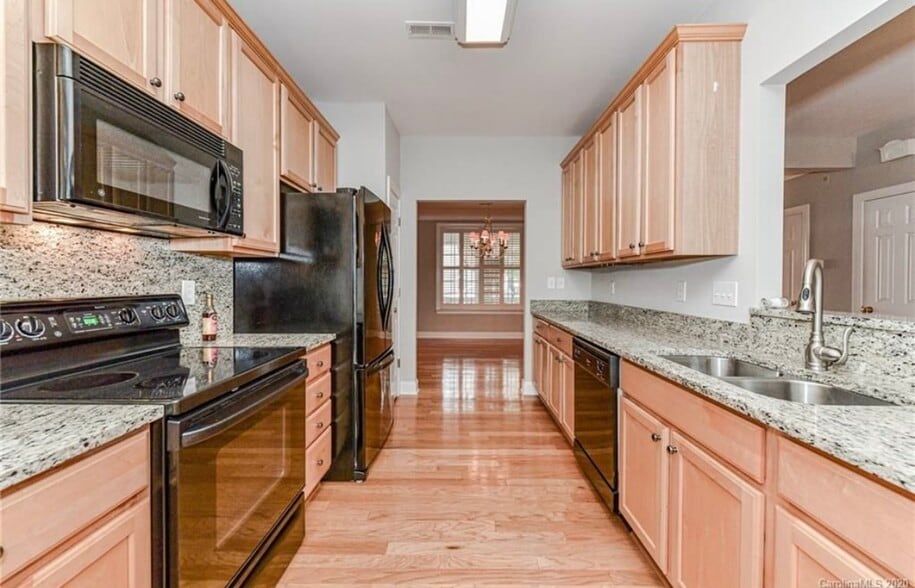 Building Photo - 4460 Coventry Row Ct