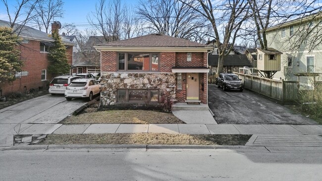 Building Photo - 69 E Quincy-2