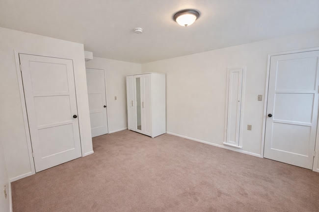 Building Photo - 3bd/3ba Seattle Home