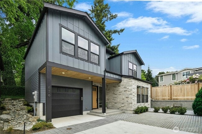 Building Photo - 636 11th Ave