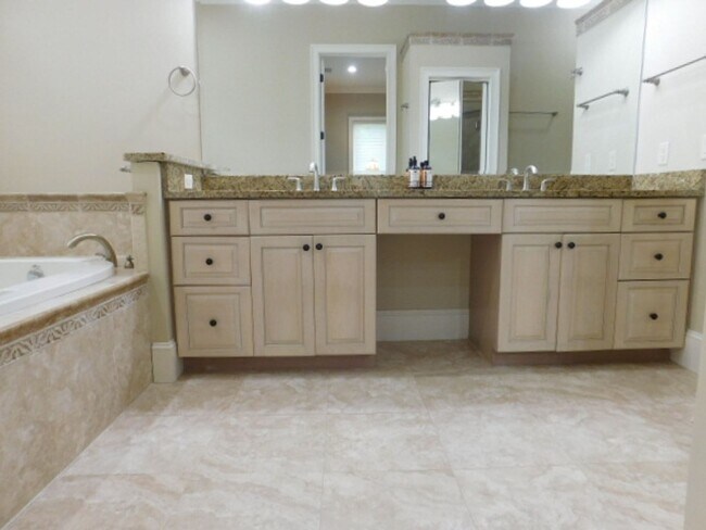 Building Photo - Beautiful Home Located In Indigo Run