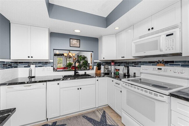 Building Photo - 511 Pine Hollow Cir