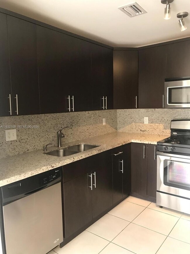 Building Photo - 10609 SW 113th Pl