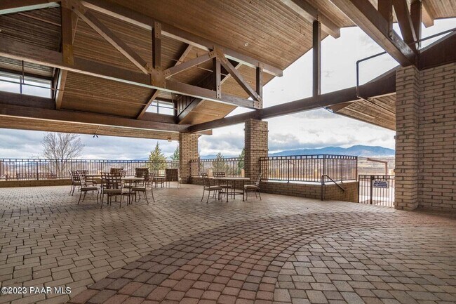 Building Photo - 926 N Gomez St