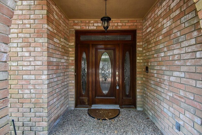 Building Photo - 127 Rush Haven Dr