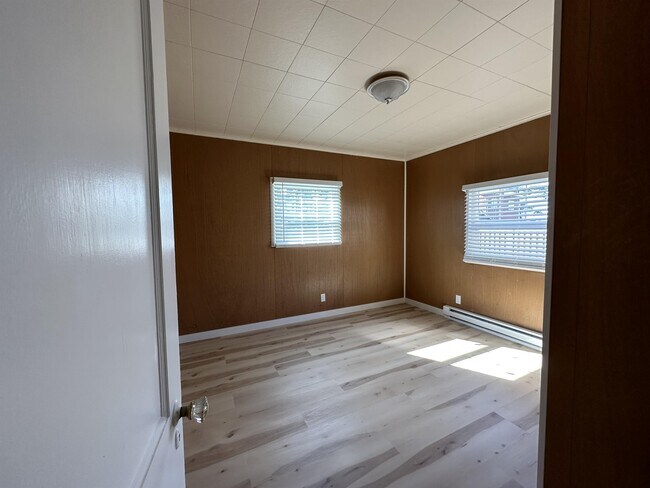 Building Photo - 38 4th St S