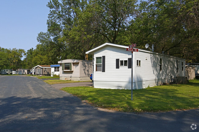 Community - Homes - Queen Anne Courts