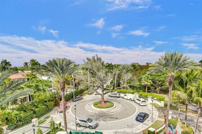 Building Photo - 3535 Hiawatha Ave