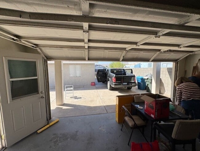 Building Photo - 4BR plus Bonus Room, 4 BA incls  Fully Furnished Casita, Garage, Colorado River!!