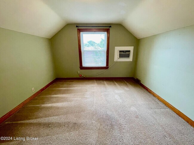 Building Photo - 1096 Forest View Dr