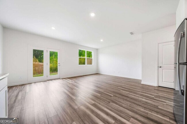 Building Photo - 102 Saginaw Ct