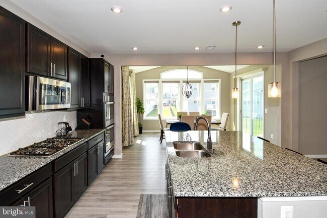 Building Photo - 7706 Colburn Dr