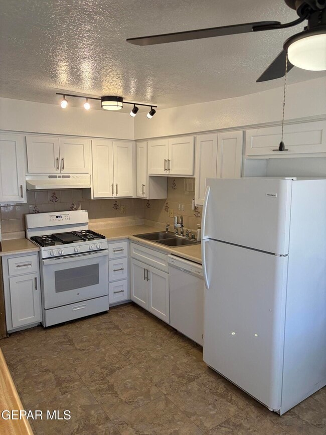 Building Photo - 10409 Sigma St