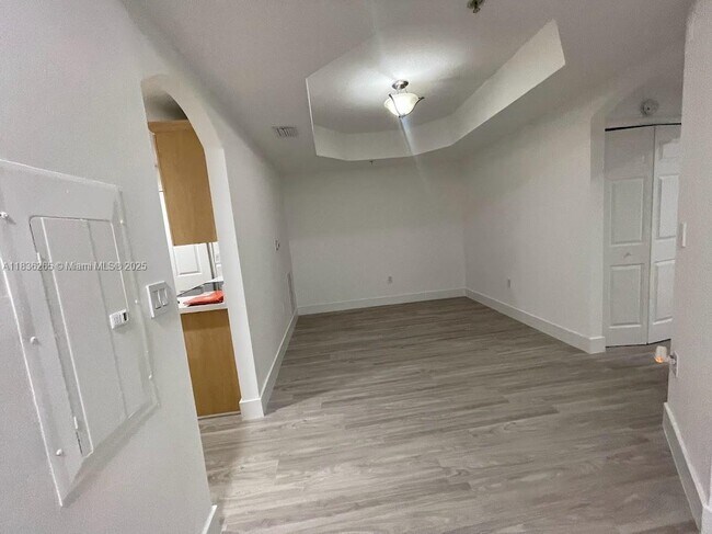 Building Photo - 6700 NW 114th Ave