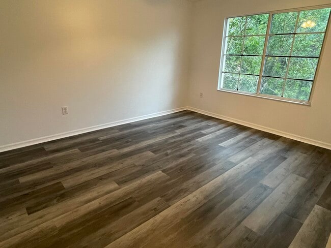Building Photo - 4041 San Marino Blvd