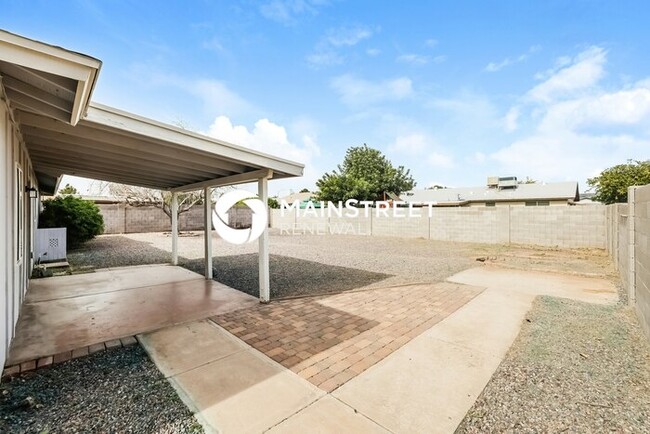 Building Photo - 2520 W Wood Dr