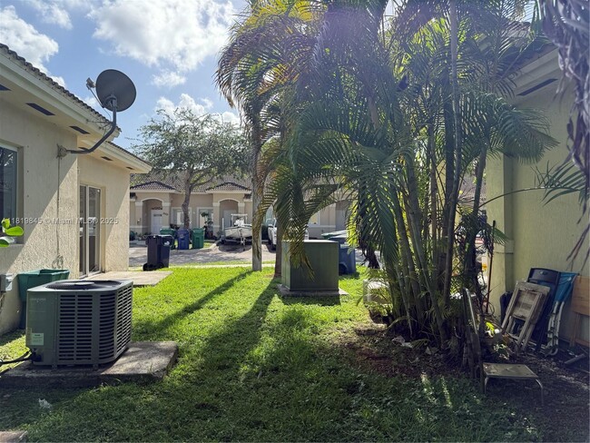 Building Photo - 13232 Old Biscayne Dr