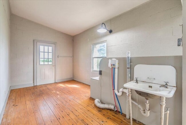 Building Photo - 6400 Cypress Rd