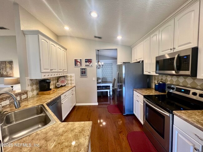 Building Photo - 1607 Harvest Cove Dr