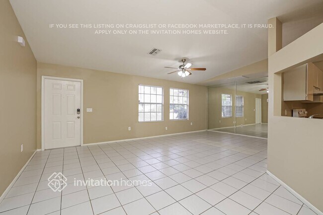 Building Photo - 8012 Cypress Dr N