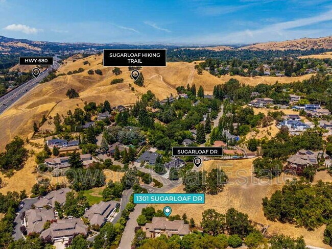 Building Photo - 1301 Sugarloaf Dr