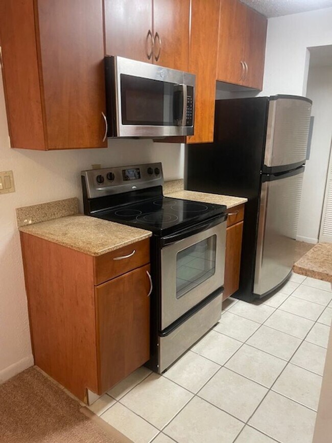 Building Photo - One bedroom condominium