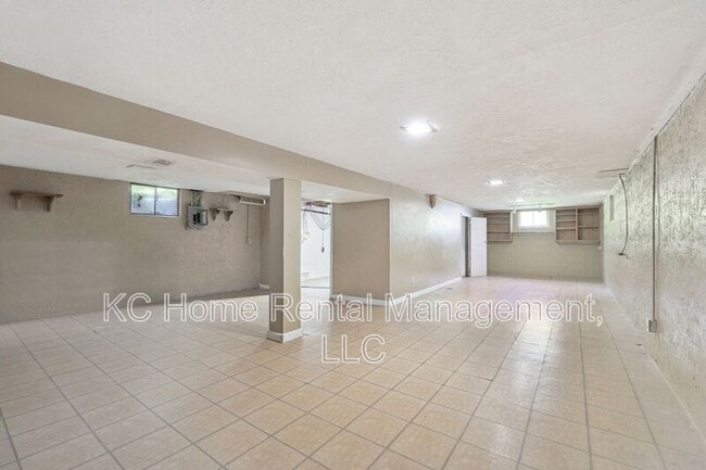 Building Photo - 5336 Appleton Ave