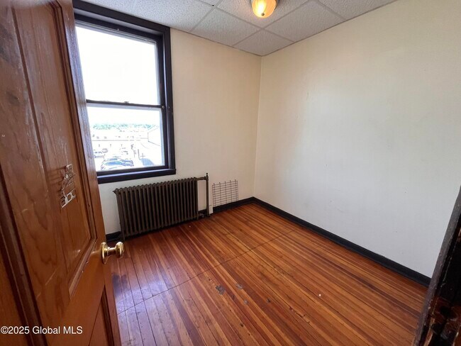 Building Photo - 71 Watervliet Ave