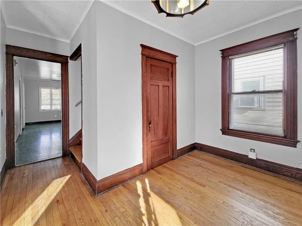 Building Photo - 546 Magee Ave