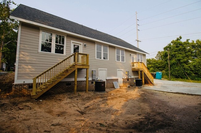 Building Photo - Pick Your Neighbors! Brand-New 3 Bed, 3 Ba...