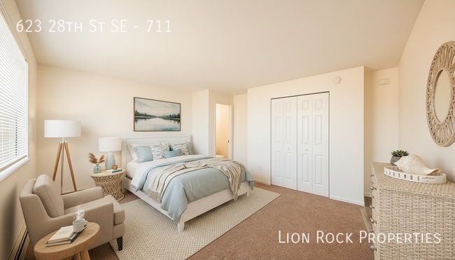 Building Photo - 623 28th St SE