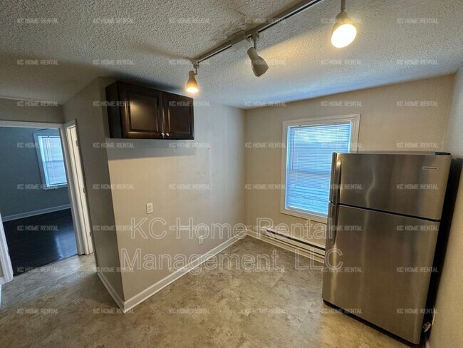 Building Photo - 901 N 16 St