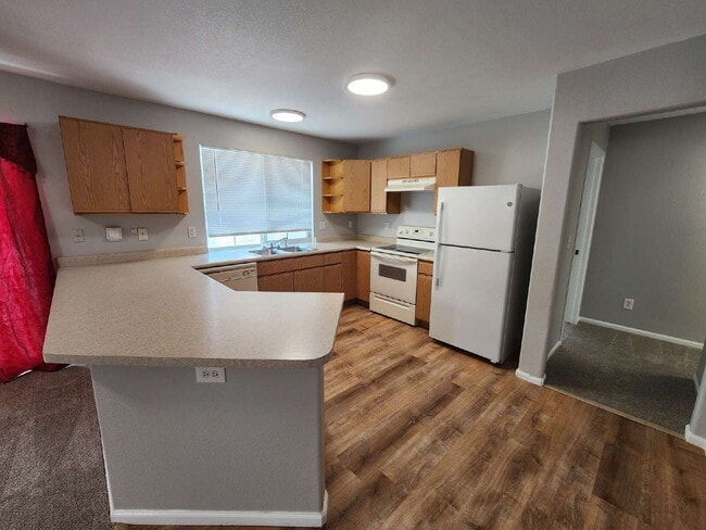 Building Photo - Great 3 Bed Ranch Style Home In Green Valley Ranch Neighborhood