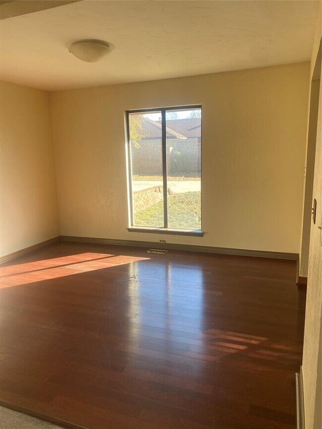 Building Photo - 1732 Lionsgate Cir