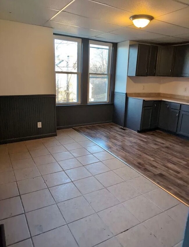 Building Photo - 2 Bdrm 1 Bath House