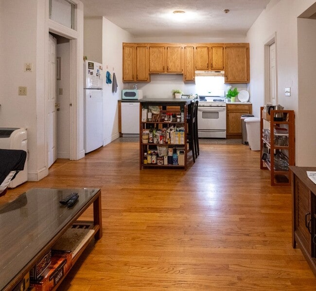 Building Photo - No Fee, Heat and Hot Water Included, All rooms big, Near B and C lines.  Free heat and hot water!