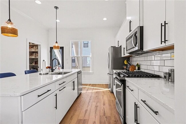 Building Photo - 2054 Rockledge Rd NE