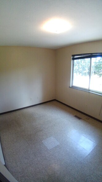 Building Photo - 1302 Albert Ave