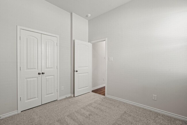 Building Photo - 16617 Olivewood Ln