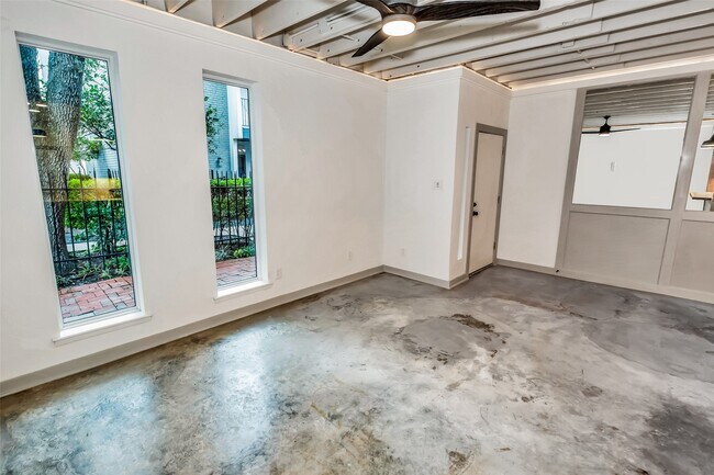 Building Photo - 1300 Augusta Dr