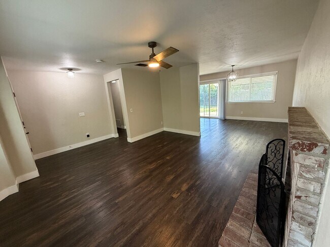 Building Photo - Updated Home in Dixon
