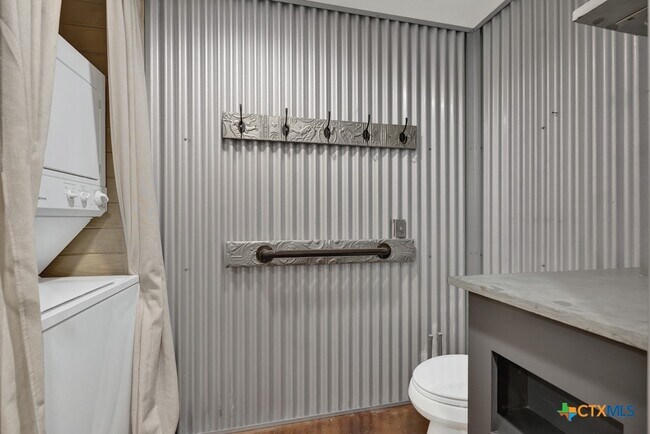 Building Photo - 1091 Mulberry Ave