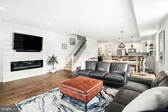 Building Photo - 536 W Montgomery Ave